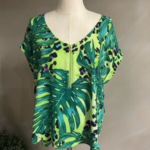 BOLD elements Leaf tropical animal Print blouse cap sleeve V zip neckline NWT Lg
